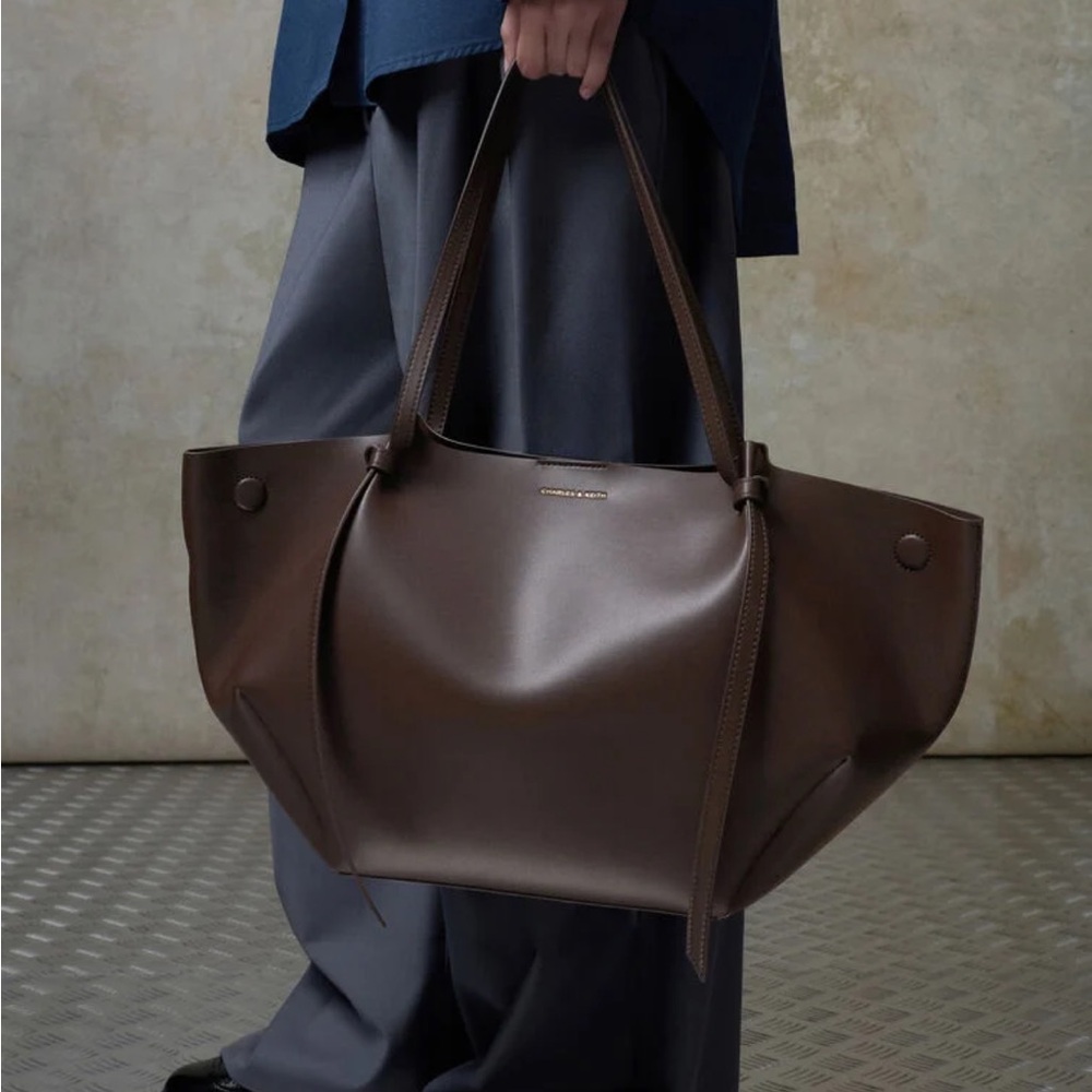 NEW Charles & Keith XL Calla Tote Bag